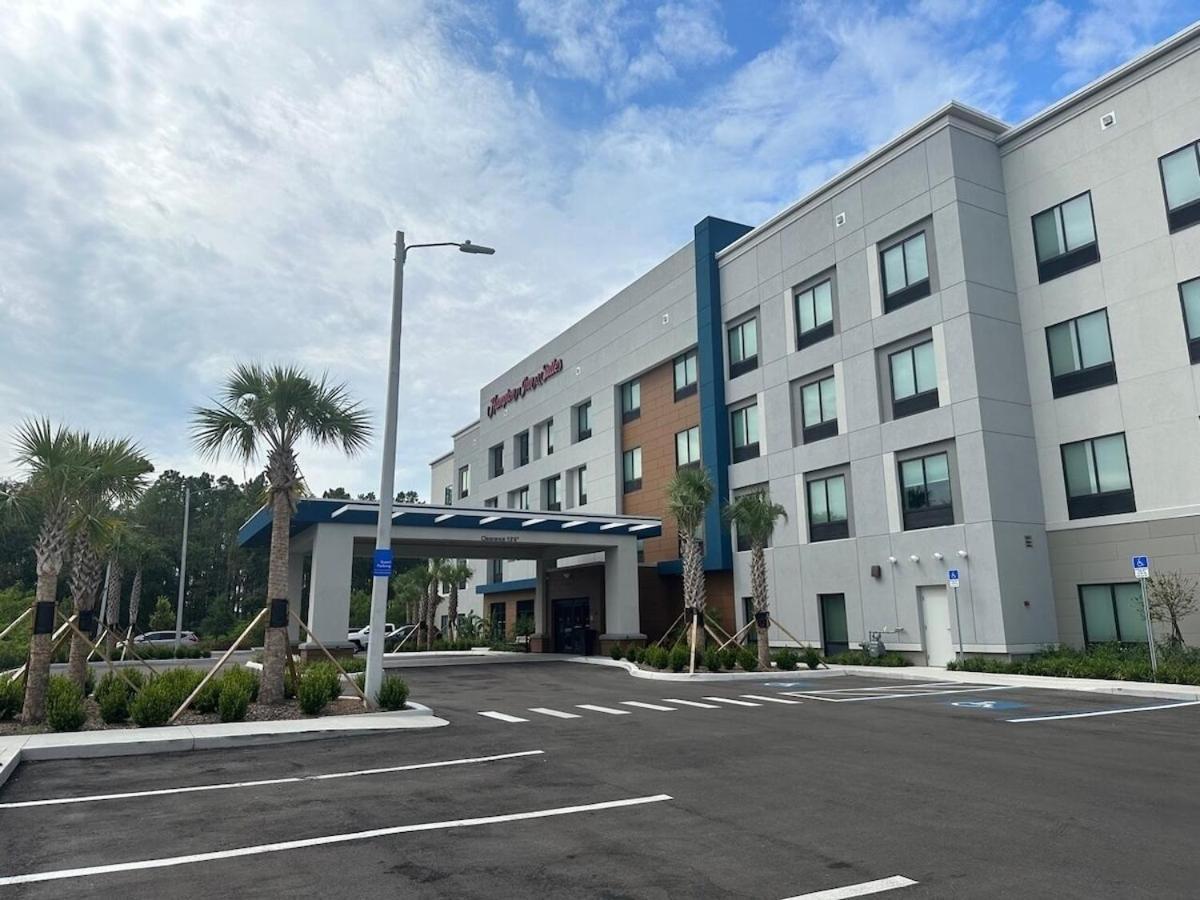 Hampton Inn & Suites Ruskin I-75, Fl Exterior photo